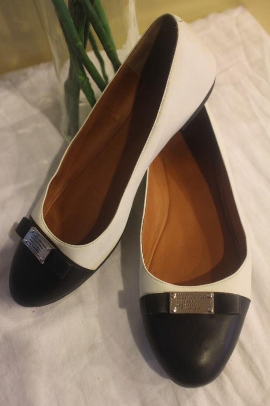 Marc By Marc Jacobs BLACK WHITE Tuxedo Logo Plaque Ballerina FLAT SIZE 39 (SH700